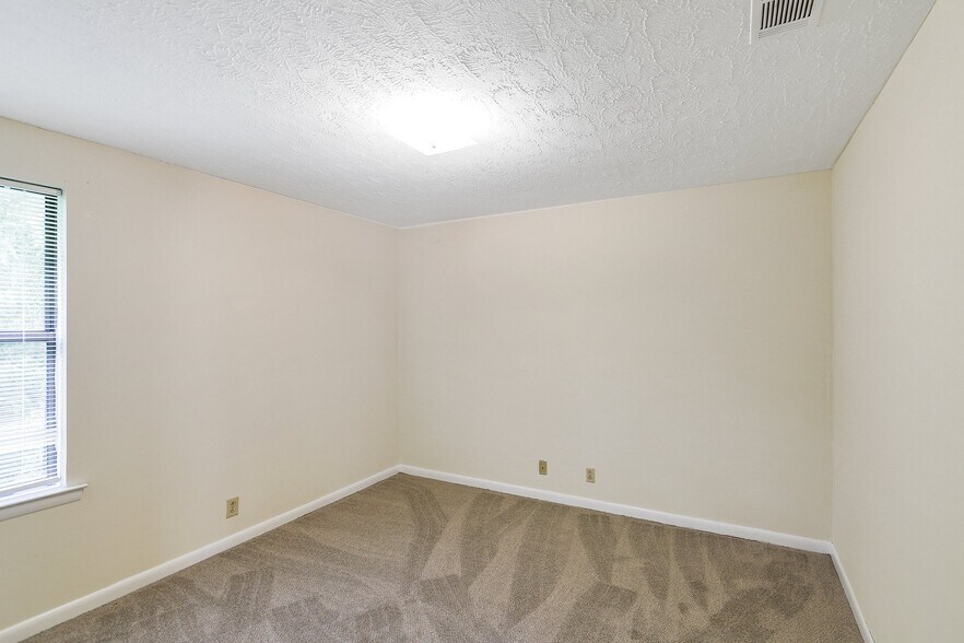 Building Photo - 3499 McGavock Pike