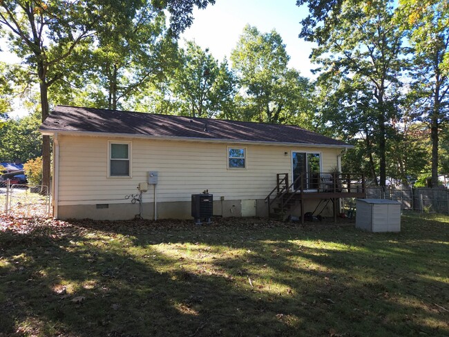 Building Photo - 3 BR Brick Rancher