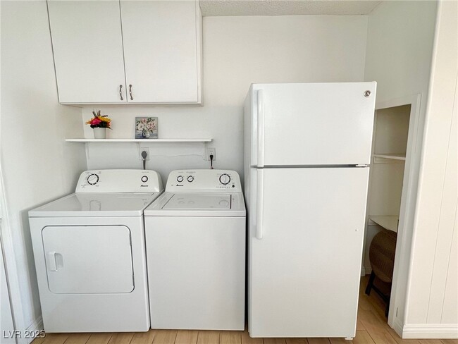 Building Photo - 428 S Beaumont St