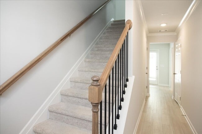 Building Photo - Newly Constructed 4bd/3.5ba Minutes From A...