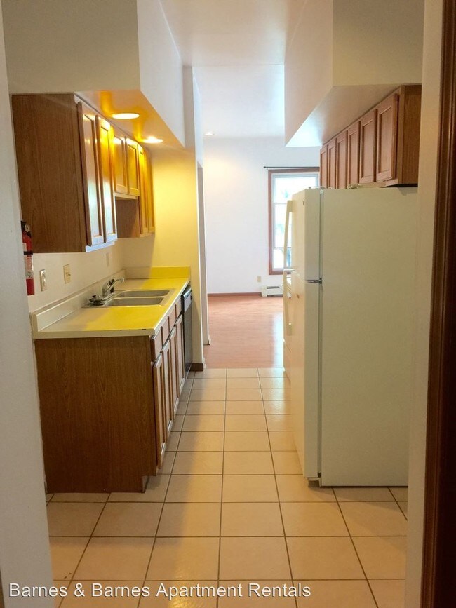 Building Photo - 512 W Cross St