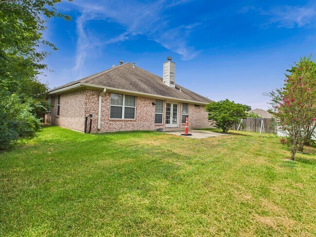 Building Photo - 3203 Von Trapp Ln
