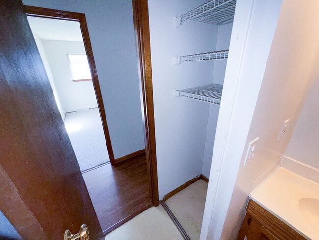 Building Photo - Stylishly Renovated 4-Bedroom Ranch with F...