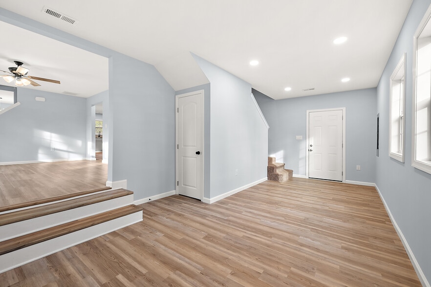 Building Photo - 1201 Tuscola Ave