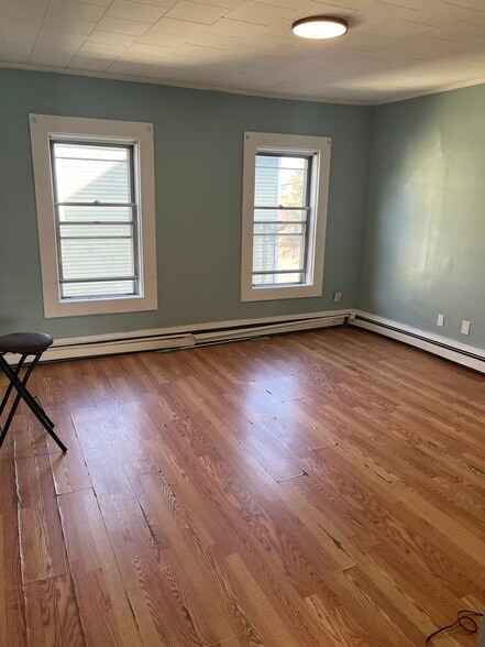 Living room - 349 S Main St