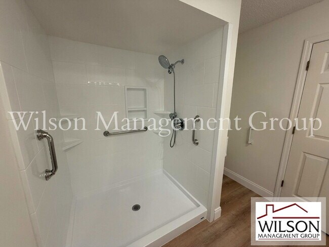 Building Photo - 2535 S Glen Eagles Dr