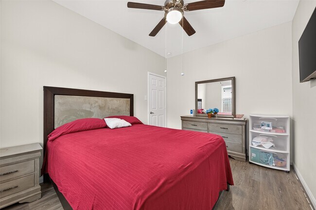 Building Photo - 16123 Duck Tail Ln