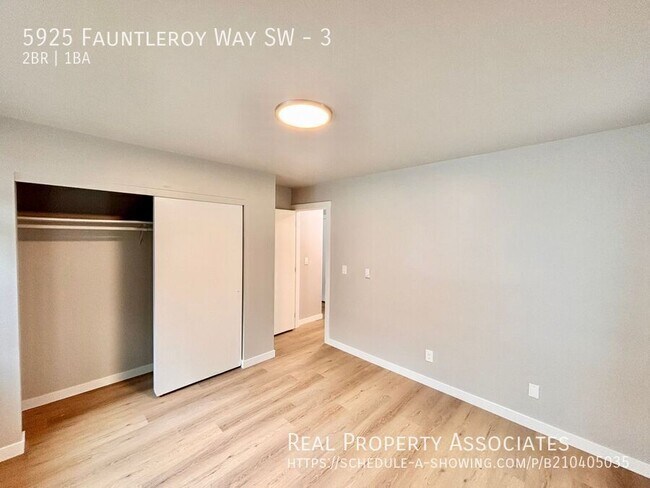Building Photo - 5925 Fauntleroy Wy SW