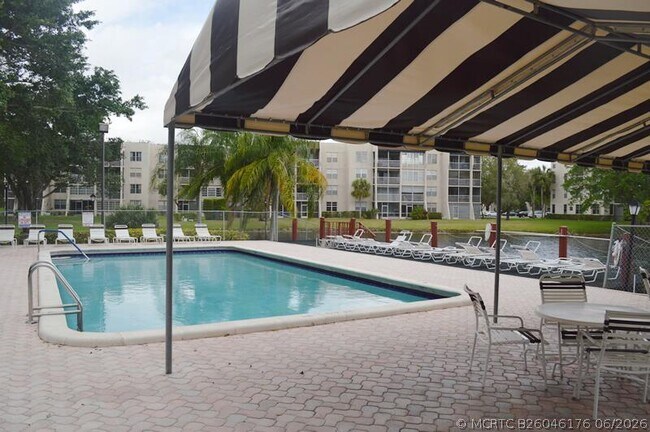 Building Photo - 9311 Orange Grove Dr
