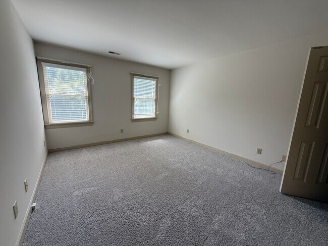 Building Photo - 4761 Bristol Cir