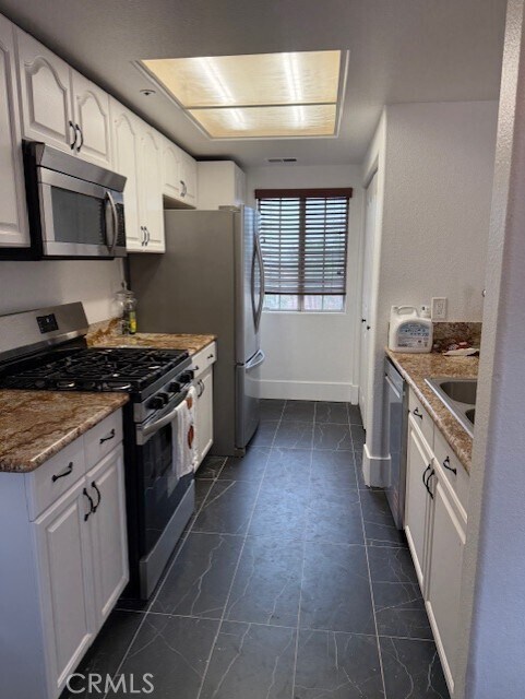 Building Photo - 1741 S Vallecito Dr