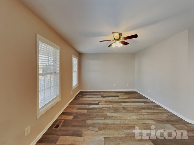 Building Photo - 1117 Woodbriar St