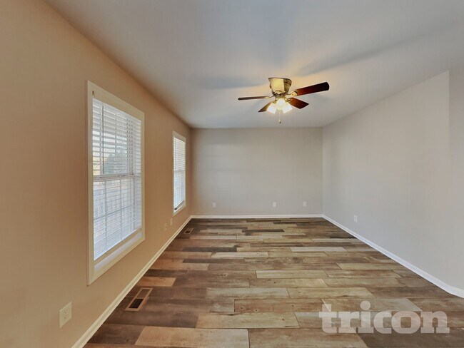 Building Photo - 1117 Woodbriar St