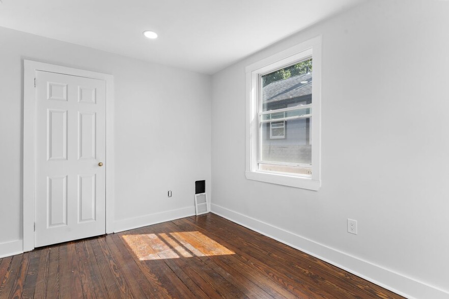 Building Photo - 366 Remington St