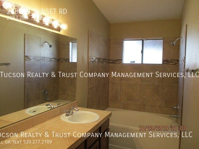 Building Photo - 2580 W Sunset Rd