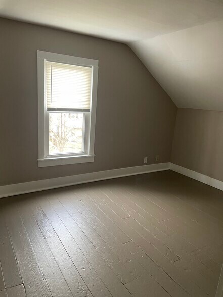 Building Photo - 230 Sturges Ave