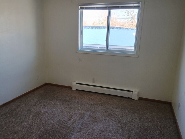 Building Photo - 2 Bedroom 1 Bathroom Owatonna 1 Month Free...