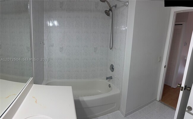 Building Photo - 700 SW 106th Ave