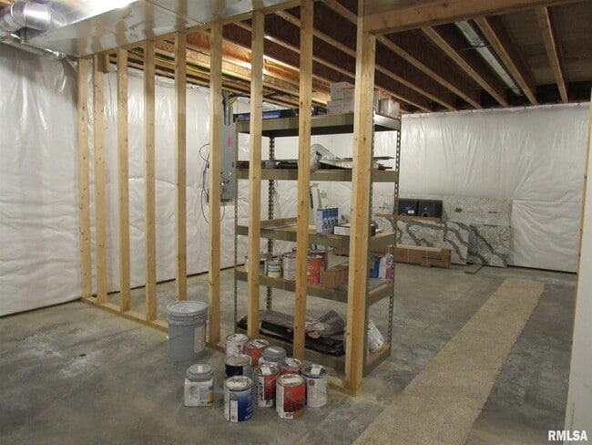 Building Photo - 1659 Celtic