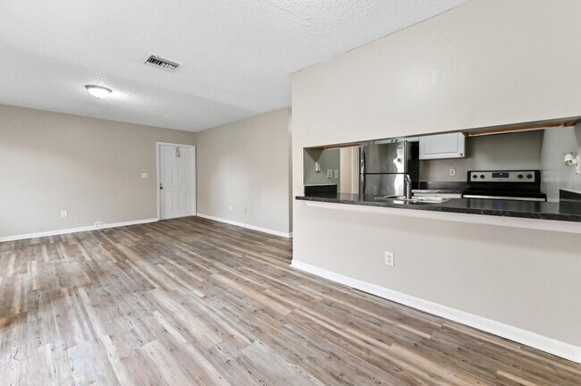 Building Photo - 6041 10th Ave N
