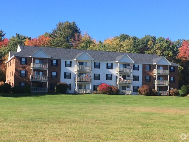 Building Photo - Country Brook Estates