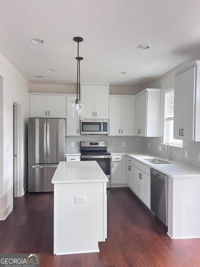Building Photo - 116 N Auburn Landing Pl