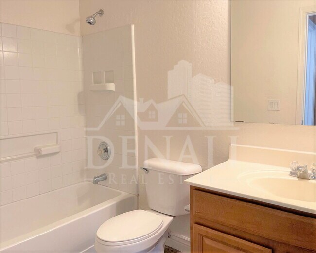 Building Photo - 925 E Canyon Rock Rd