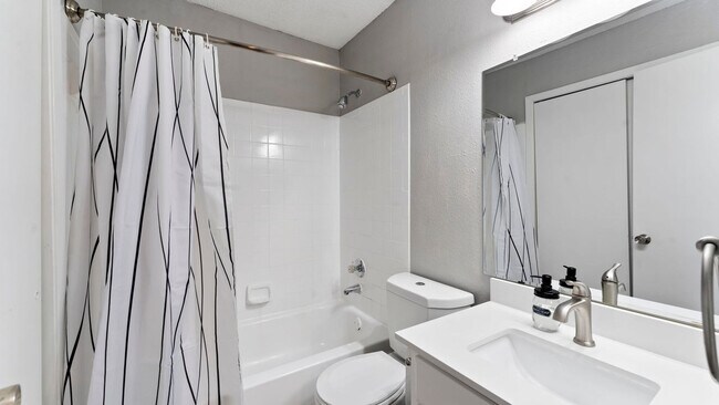 Building Photo - 803 Capitol Ct