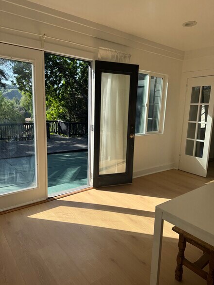 Building Photo - 5924 Hayes Ave