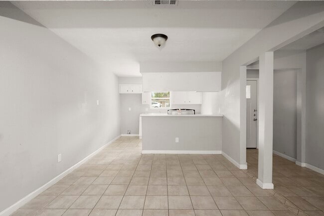 Building Photo - 25822 Glen Loch Dr