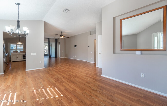 Building Photo - 1325 Fairway Village Dr