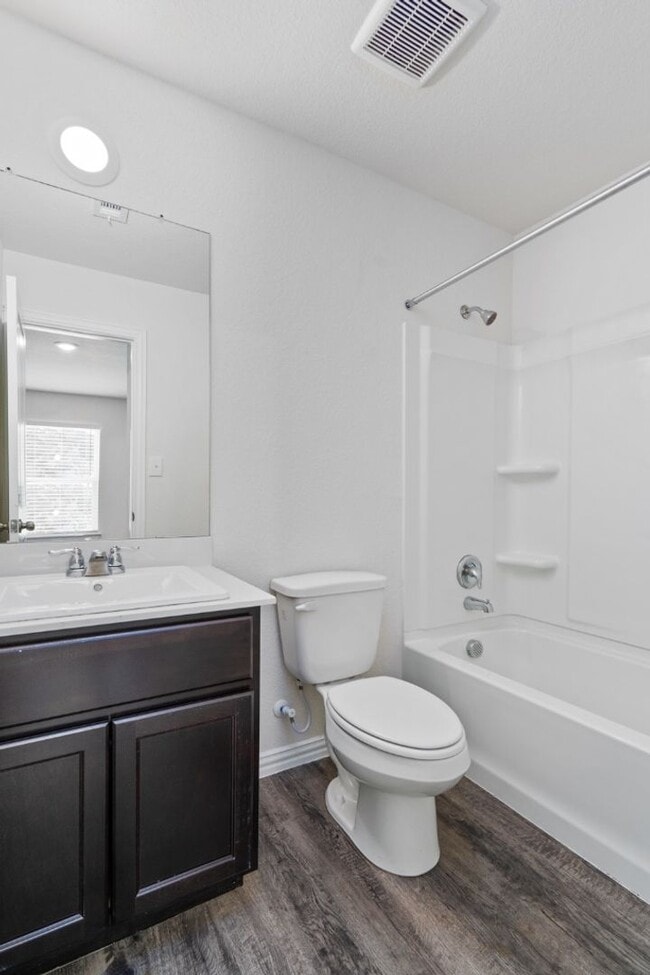 Building Photo - 1153 Magnolia St