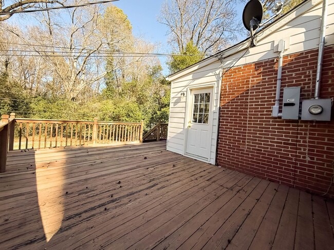 Building Photo - 2525 Camille Dr