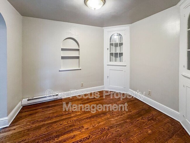Building Photo - 307 N Vesper St
