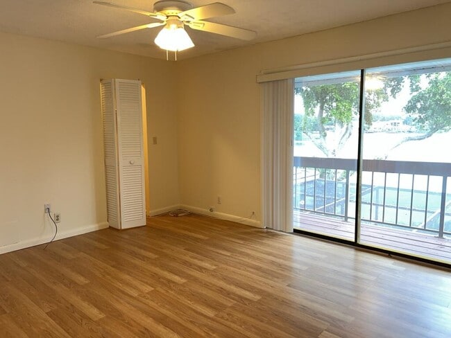 Building Photo - 3094 Bermwood Ln
