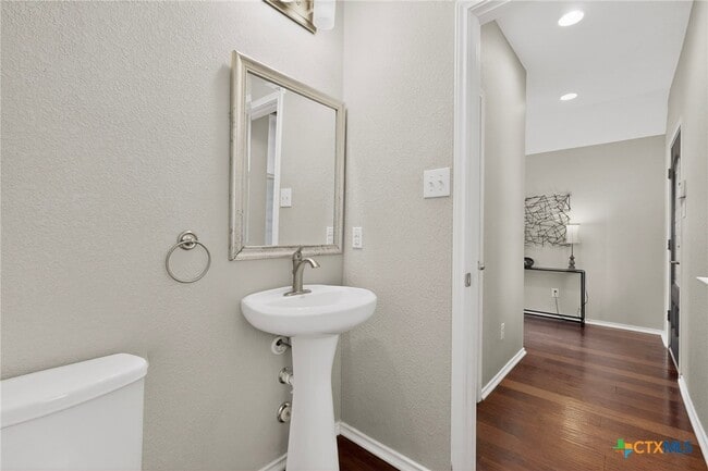 Building Photo - 429 Sheepshank Dr