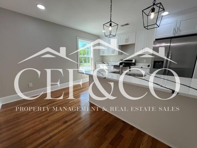 Building Photo - Spacious 3 bedroom home now available in Spartanburg!