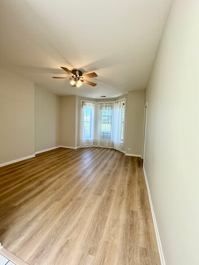 Building Photo - 750 S Oakley Blvd