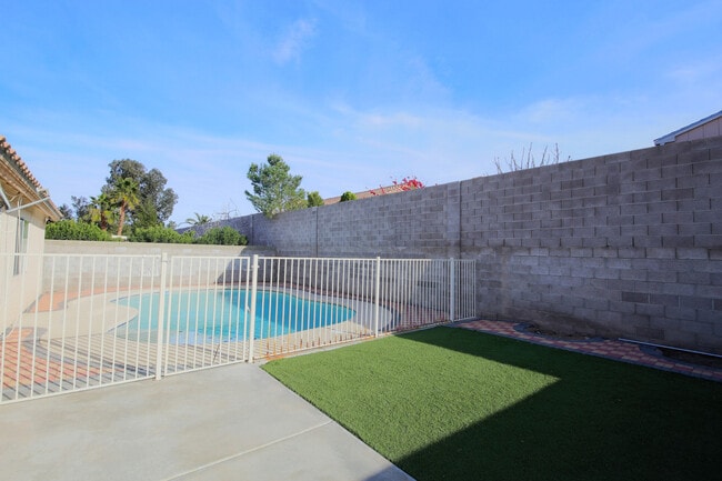 Building Photo - Gorgeous 3Bed/2Bath, 1-Story Home w/ Private Pool located in the Henderson -Move In Now — Enjoy R...