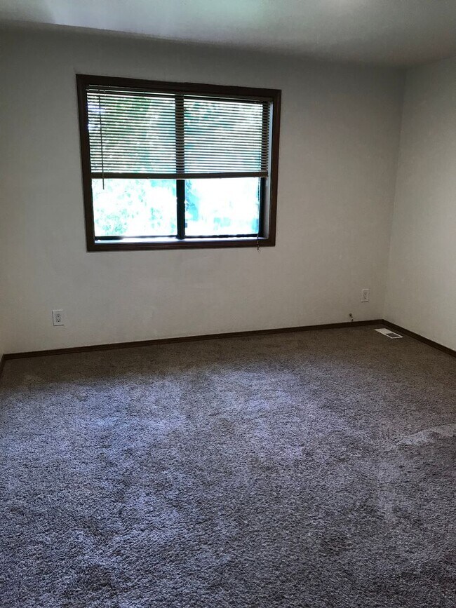 Building Photo - 4271 N Pennfield Pl