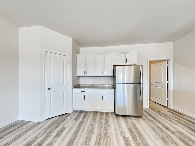 Building Photo - 1021 Claas Wy