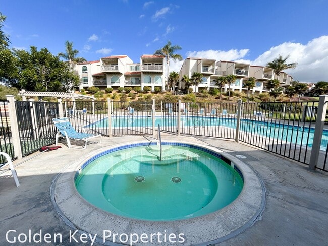 Building Photo - Welcome to this charming 2-bedroom, 2-bathroom downstairs end unit in Alta Mira in Carlsbad!!