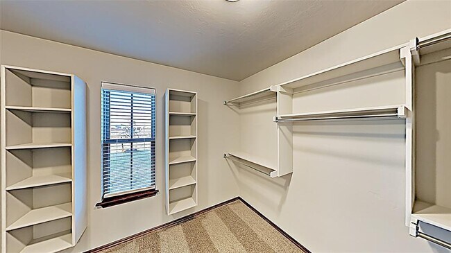 Building Photo - 412 Charles Ct