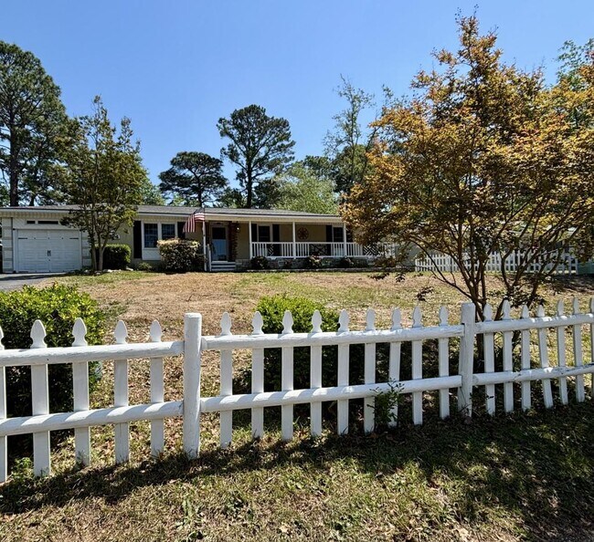 Building Photo - 224 Ramona Dr