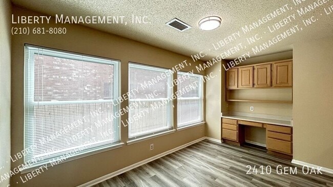 Building Photo - 2410 Gem Oak