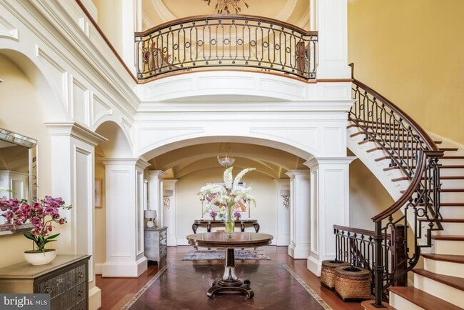 Building Photo - 200 Bridgeview Ln