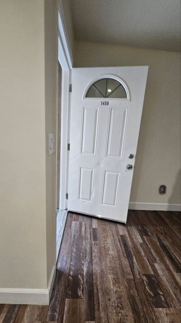 Building Photo - 23(1456,1458)