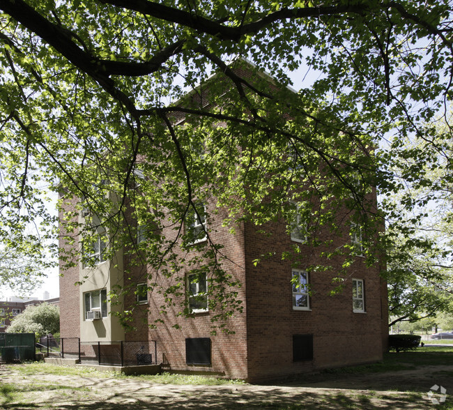 Building Photo - Fresh Meadows Apartments