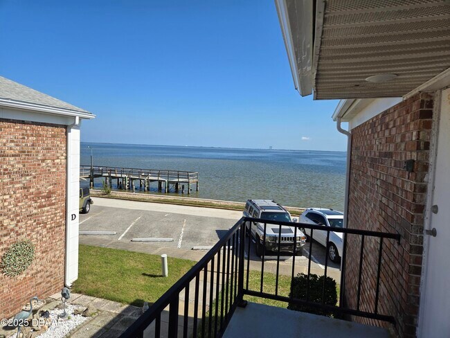 Building Photo - 190 E Olmstead Dr