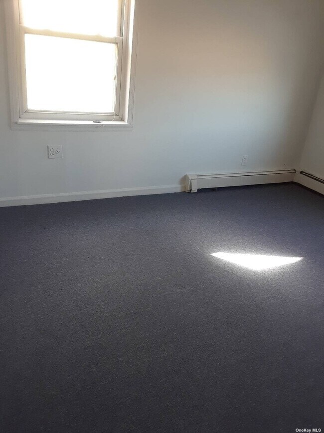 Building Photo - 214-36 112th Rd